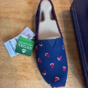 NWT Bobs Plush “Sellin’ Melon” Alpargata flats, Size 8. Vegan